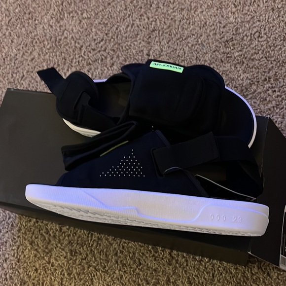 Jordan LS Slides - Picture 5 of 5